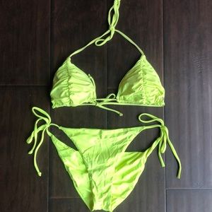 BILLABONG bikini.